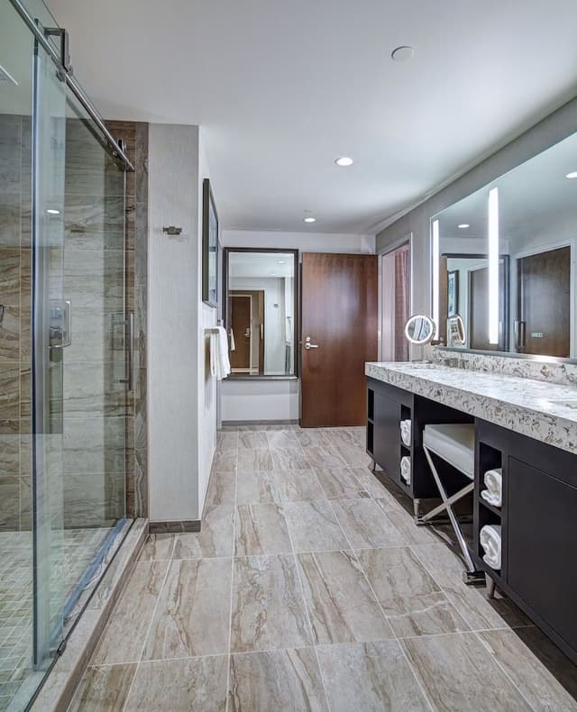 Promenade Tower Suite