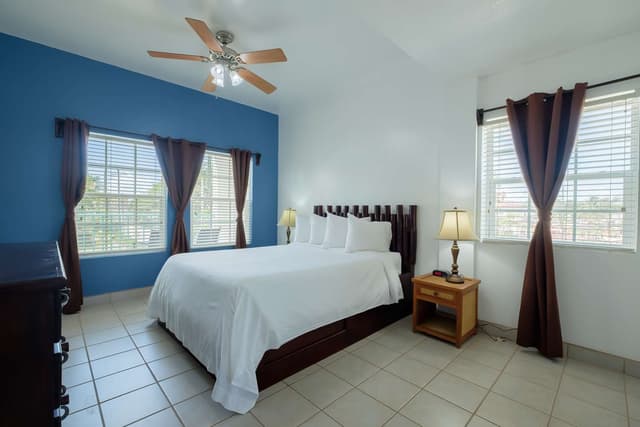 1 Queen Bed, Non-Smoking, Sofabed, Balcony, Pool View, Kitchenette