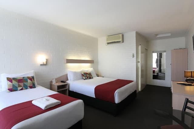 Room, Non Smoking (Courtyard Twin)