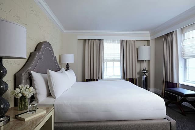 Deluxe Suite, 1 King Bed