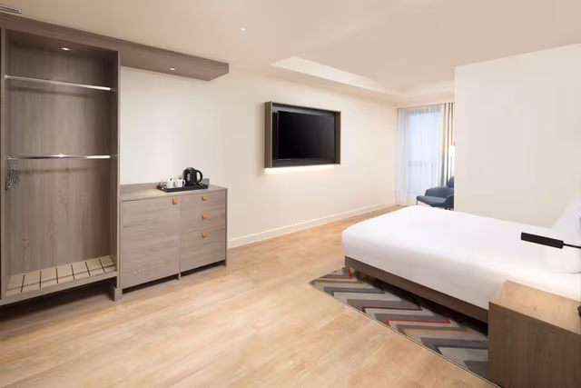 QUEEN ACCESSIBLE ROOM