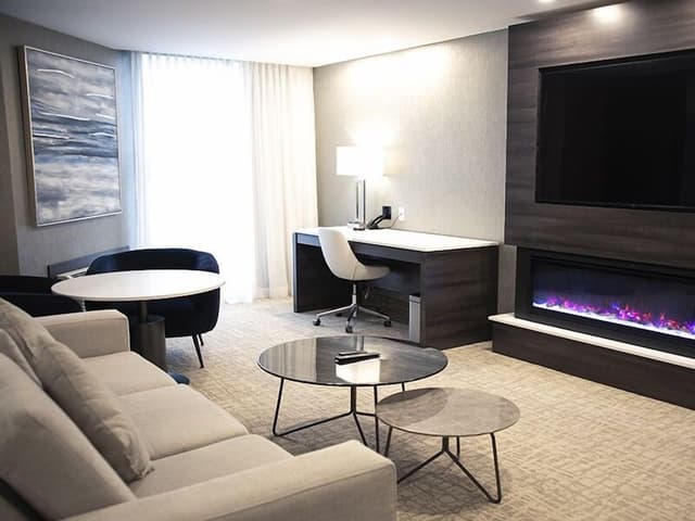 Luxury Deluxe Suite