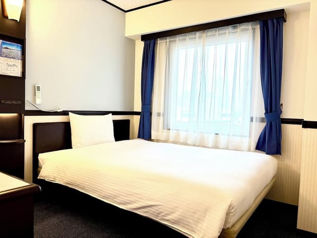 Standard Single Room, Smoking