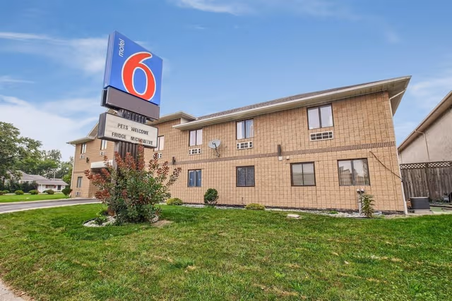 Standard Room, 2 Queen Beds, Non Smoking, Refrigerator & Microwave