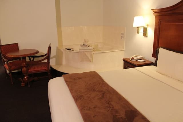 Jr Suite One Bedroom King Non Smoking