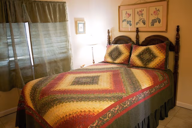 Condo, 2 Bedrooms (402)
