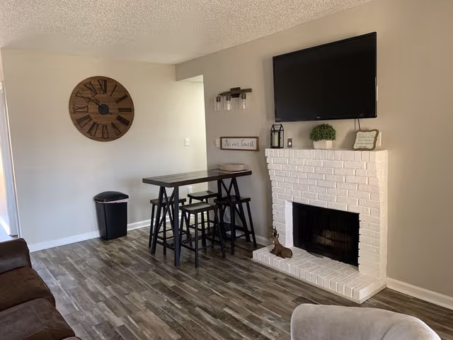 Condo, 2 Bedrooms (103)