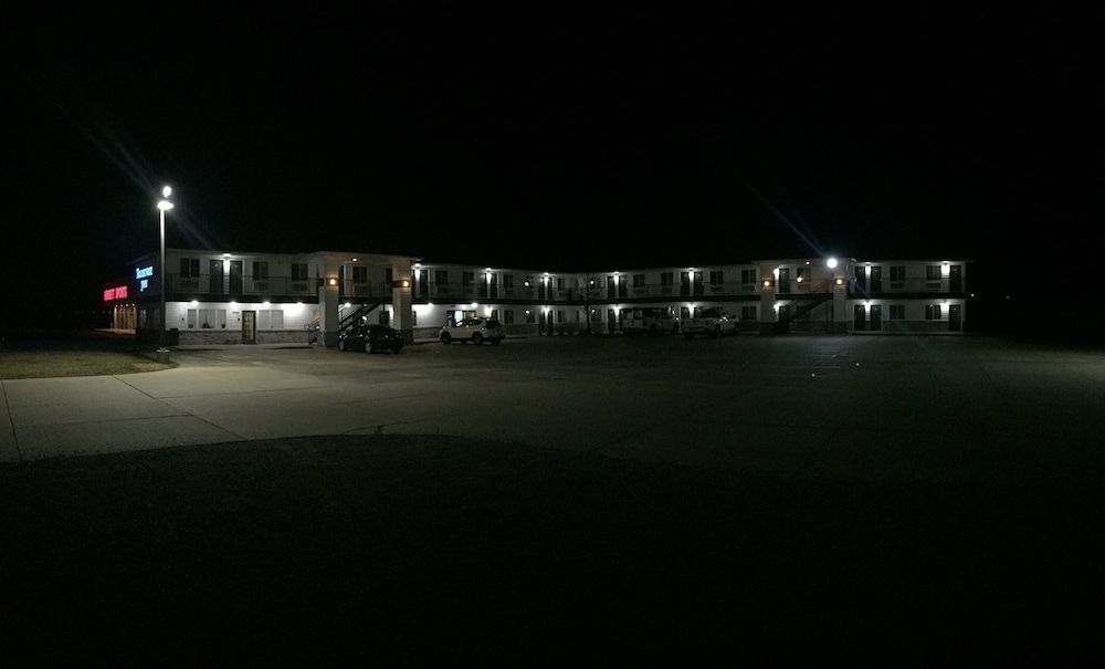 Rodeway Inn Goddard2