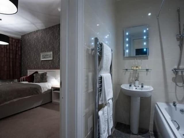 Twin Room, Ensuite