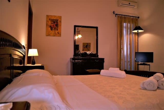 Classic Triple Room, 2 Bedrooms, Ensuite