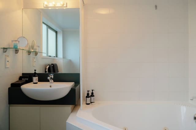 Executive Spa Suite