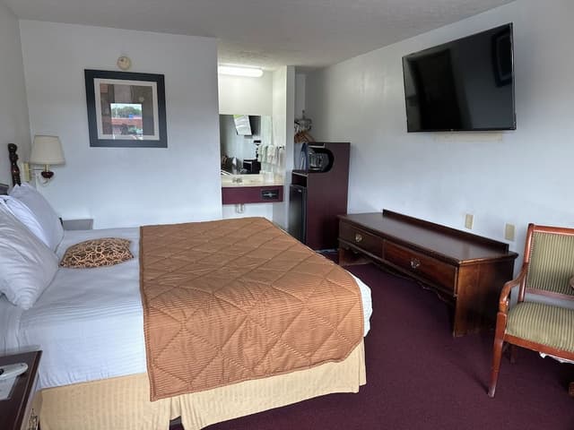 Room, 1 King Bed, Non Smoking