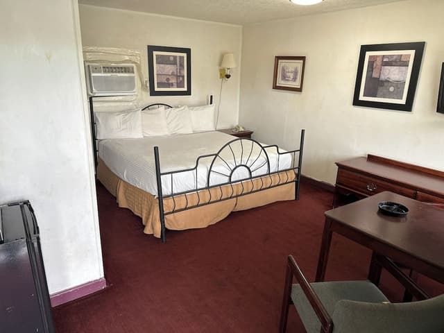Room, 1 King Bed, Non Smoking