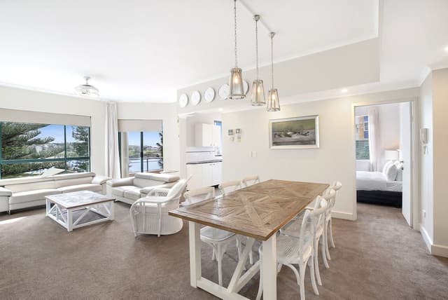 Three Bedroom Deluxe Apartment Beachfront