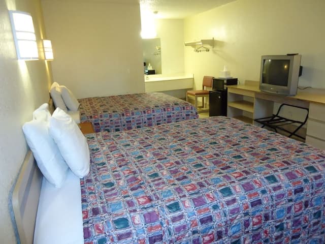 Standard Room, 2 Queen Beds, Smoking