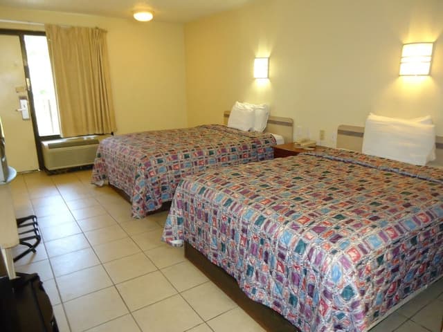 Standard Room, 2 Queen Beds, Smoking