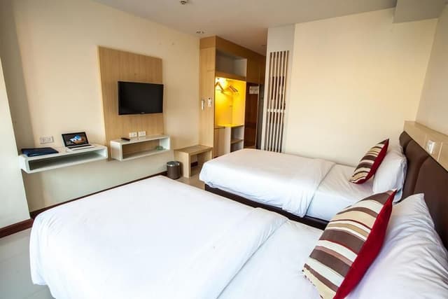 Superior Twin Room (Upper Floors)