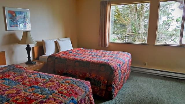 Suite, 2 Queen Beds, Fireplace, Ocean View