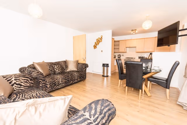 Apartment, 2 Bedrooms (14/6 Albion Garden)