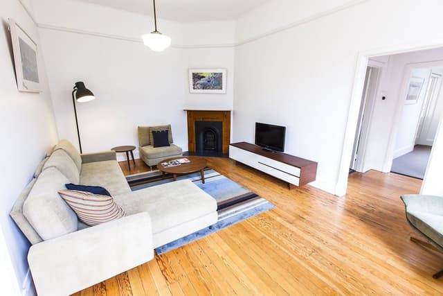 Garden Apartment (21B)