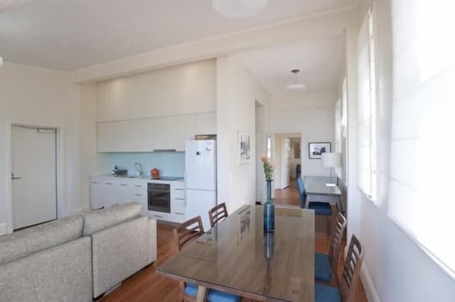 Harbour View Apartments (23A and 23B)