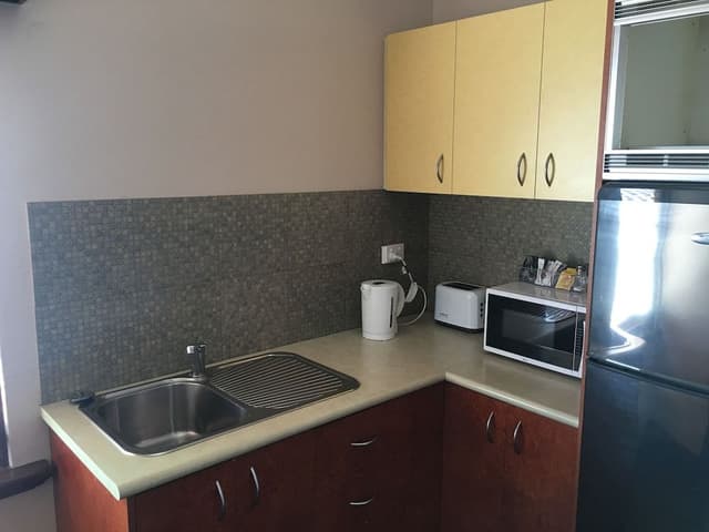 Standard Room, Non Smoking, Kitchenette (Queen Suite)