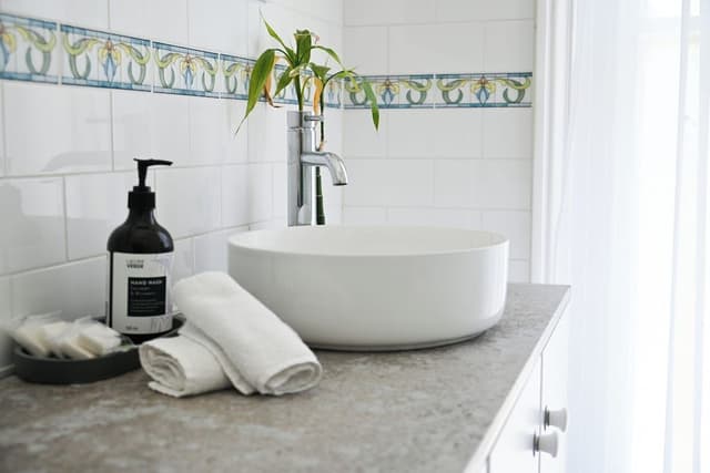 Standard Room, Non Smoking, Jetted Tub (Westwing Apartment Twin)
