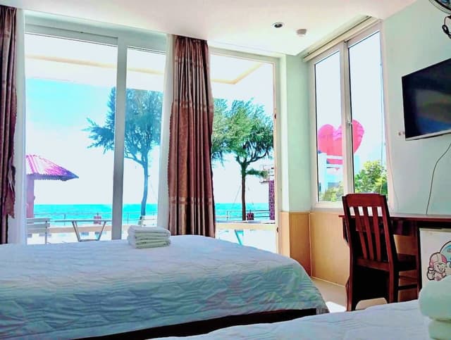 Family Room, Sea View
