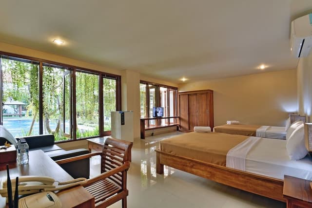 Apartment 2 Bedrooms with Kitchen & Living Room (E)