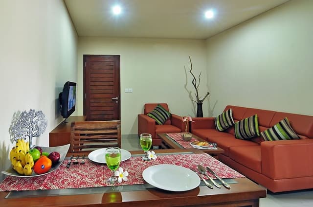Apartment 2 Bedrooms with Kitchen & Living Room (E)