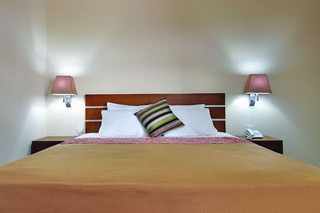 Apartment Deluxe 1 Bedroom with Kitchen & Living Room (D)