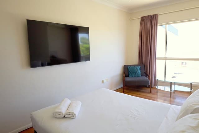 Standard Room (Queen Disabled Room)