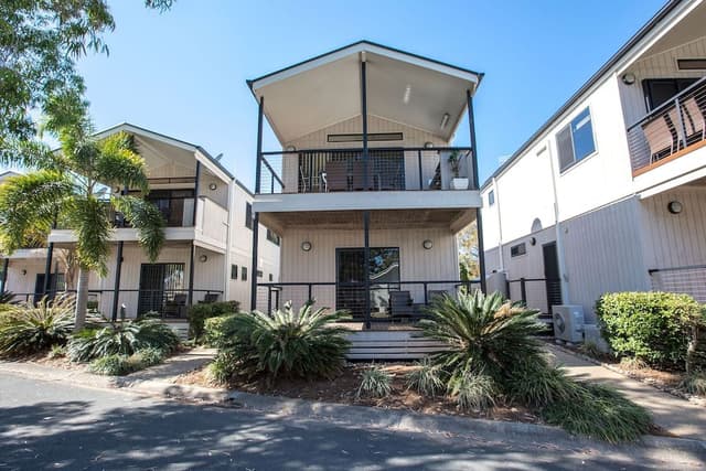 Deluxe Cabin, 2 Bedrooms, Non Smoking, Balcony (2-Storey)