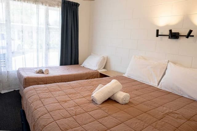 Standard Suite, 1 Bedroom, Non Smoking, Kitchen