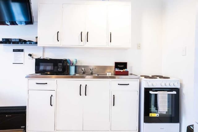 Standard Suite, 1 Bedroom, Non Smoking, Kitchen