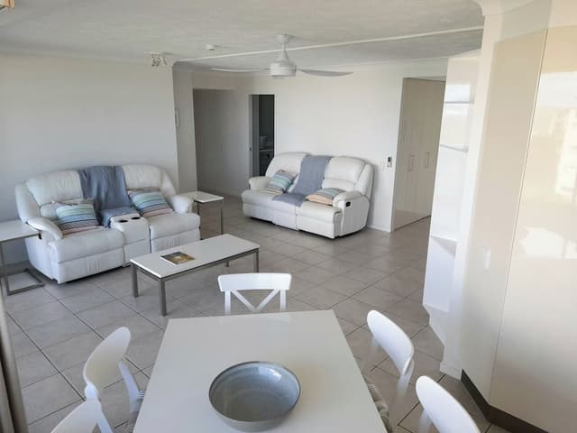 3 Bedroom Ocean View Apt-2 Queen 1 Double