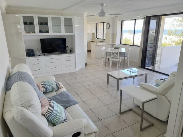 3 Bedroom Ocean View Apt-2 Queen 1 Double