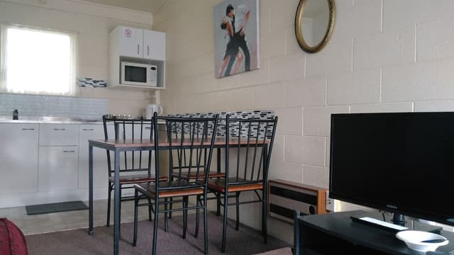 Family Room, Non Smoking, Kitchenette (1 Bedroom Family Unit - B)