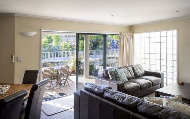 Standard Apartment, 2 Bedrooms, Pool Access, Poolside