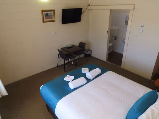 Standard Room, 1 Queen Bed