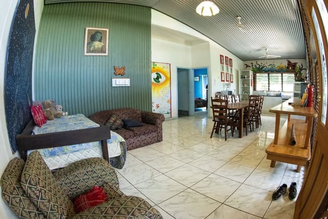 Standard Room Shared Bathroom (Homestay) 1 King, 2 Queen and 2 Bunk beds