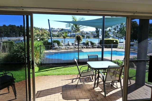 Three Bedroom Apartment with Lake View