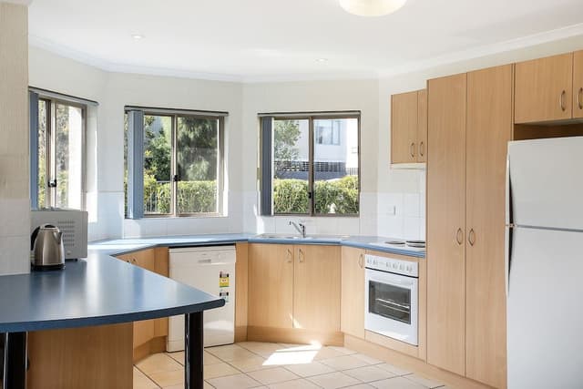 Three Bedroom Apartment with Lake View