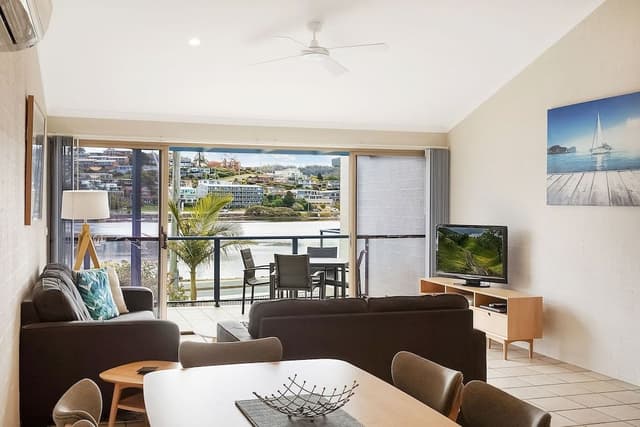 Two Bedroom Apartment with Lake View