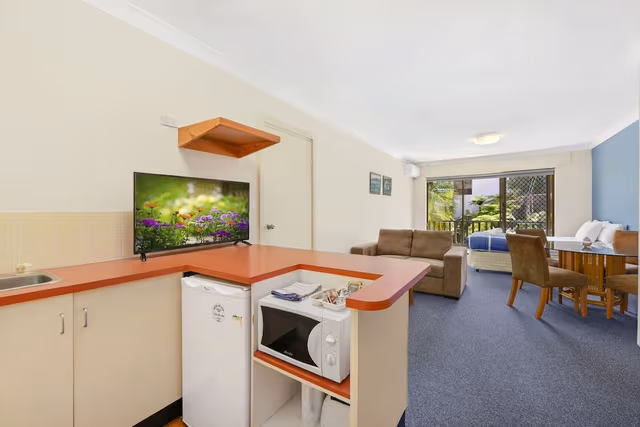 Standard Studio, Kitchenette