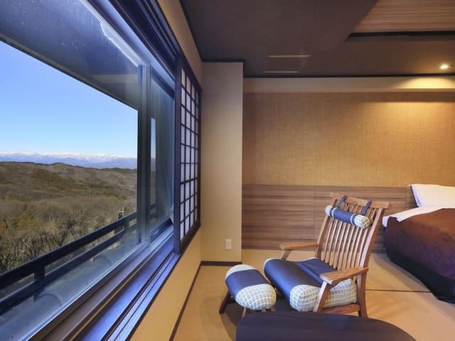 Superior Triple Room on High Floor with Shower, Non-Smoking