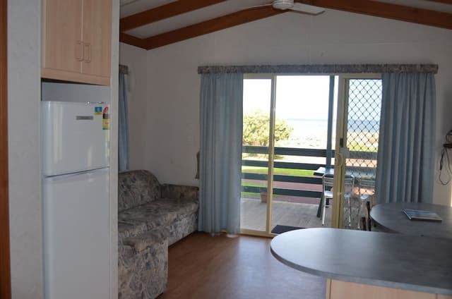 Classic Cabin, 2 Bedrooms (Linen Provided for Master Bedroom Only)