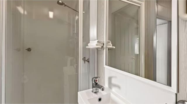 Standard 2 Bedroom Cabin - Sleeps 5 - Pet Friendly