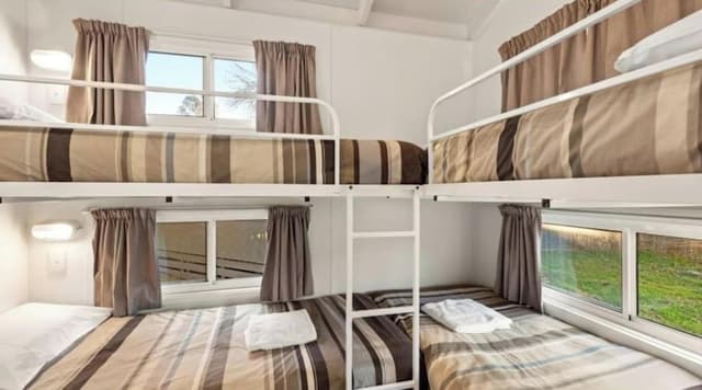Superior 2 Bedroom Cabin - Sleeps 6