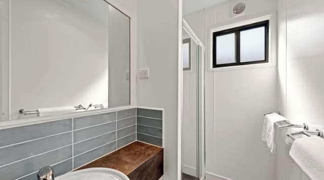 Deluxe 2 Bedroom Cabin - 2 Queen
